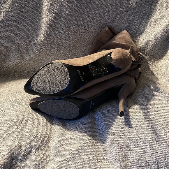 Gray suede slouchy ankle boots. In perfect condition! - Picture 5 of 5
